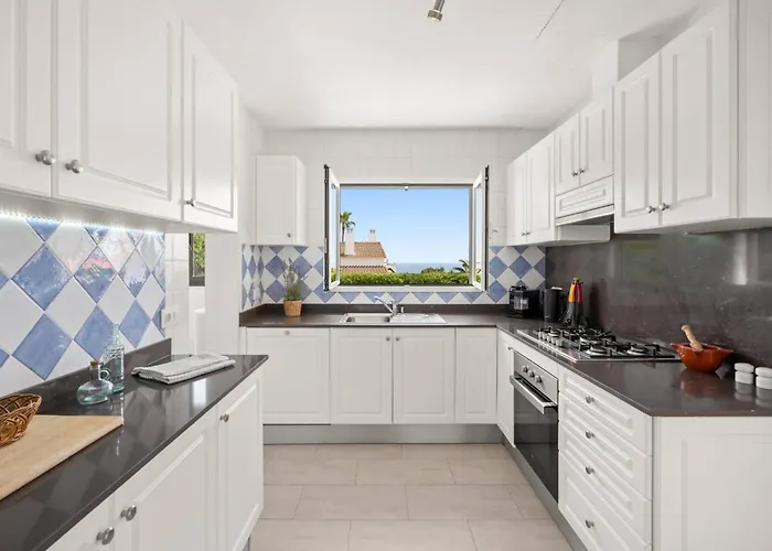 Villa Casa Kintore A Beautiful Family Friendly Situated In The Heart Of